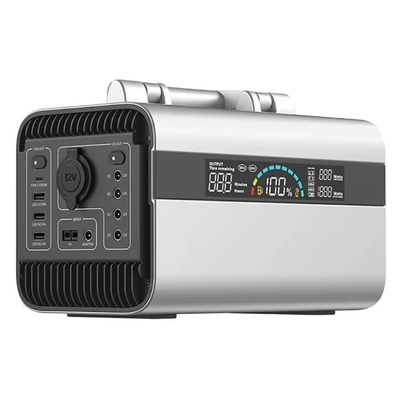 เอาต์พุตอินพุต 110V / 220V 600wh สถานีไฟฟ้าแบบพกพาพร้อมพลังงานแสงอาทิตย์และแสง 4w